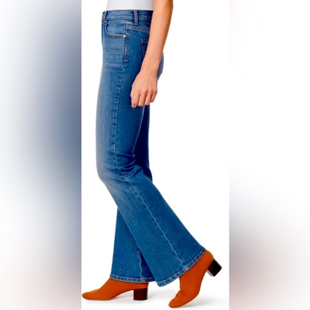 Slimming Look Boot Cut Stretch Jeans Womens Plus Size 18W Gloria Vanderbilt - Picture 2 of 12